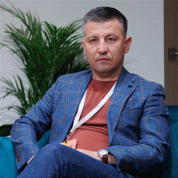 Ruslan Emirsuinov